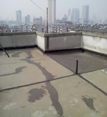 喀什地漏水维修 楼顶漏水是什么原因，楼顶漏水维修方法是什么?